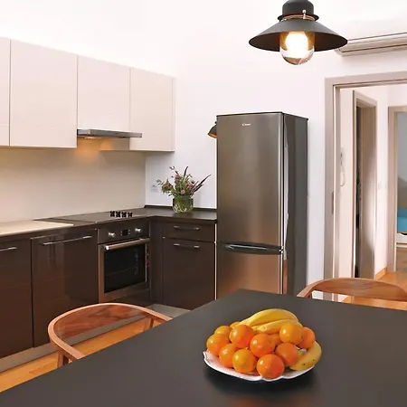 Seaside Apartment *